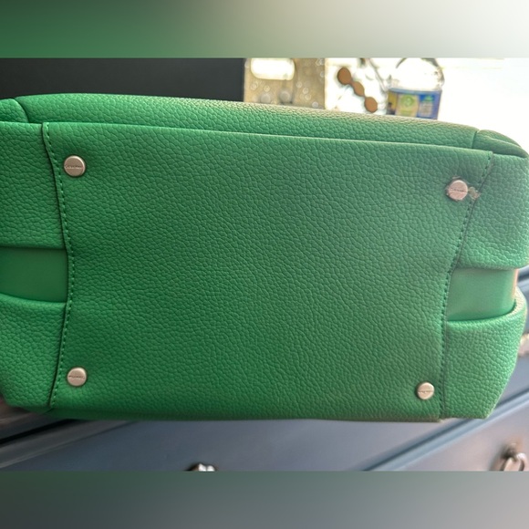 CALVIN KLEIN Beautiful Kelly Green shoulder bag 💚 - Picture 5 of 8